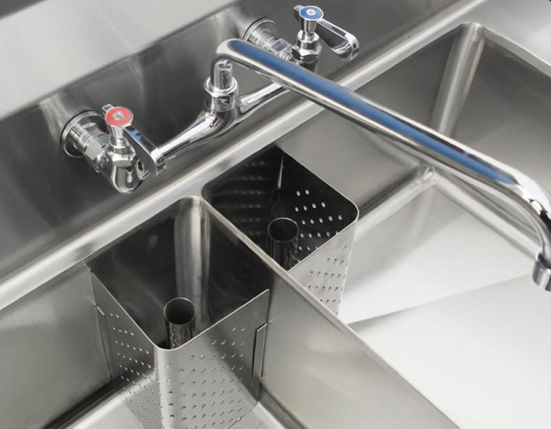 Commercial Stainless Steel Three Tub Sink – 18” x 21” x 14” Bowls | Center Drain